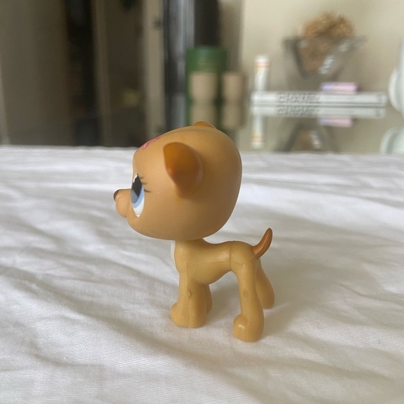 Littlest Pet Shop LPS #498 Tan Greyhound Dog Flower Eyes - Picture 9 of 9